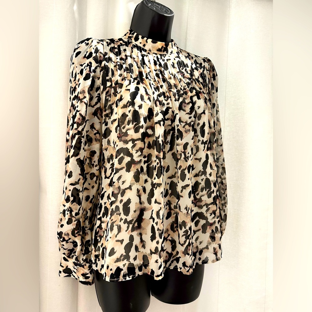 Long sleeve Banana Republic Blouse with Pleats